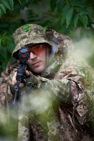 Ukrainian Male Soldier Sniper Forest Weapon — Stock Photo, Image