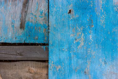Eski ahşap tahtaların geçmişi. Tahta kalkan. Tahtalar mavi..