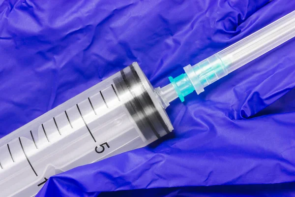 Part Medical Syringe Blue Sterile Gloves Measuring Scale Syringe Disposable — Fotografia de Stock