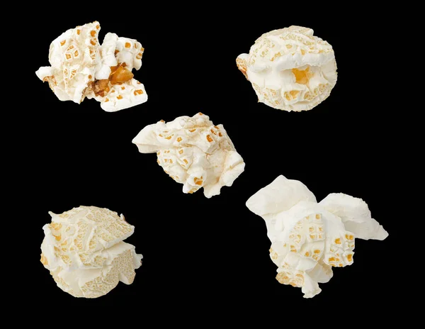 Popcorn Izolovaný Černém Pozadí Popcorn Zrna Připravena Vyříznutí Pozadí Kvalitní — Stock fotografie