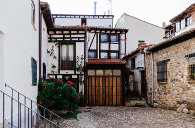 Colegiata de San Pedro gece aydınlandı Lerma, Burgos, Castilla y Leon, İspanya