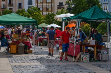 La Rioja 'nın başkenti İspanya' da pazar günleri kalabalık olur.