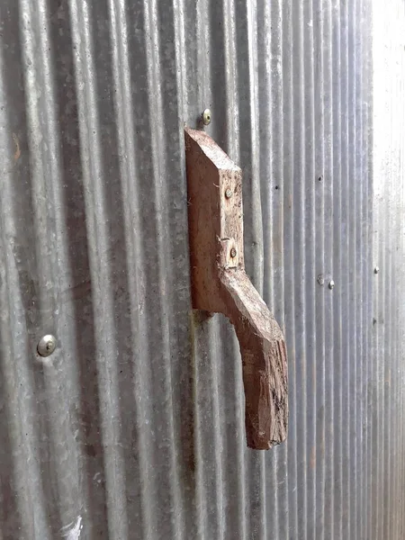 Door Handles Made Wood Zinc Door Rural Thailand Close Vertical — Fotografia de Stock