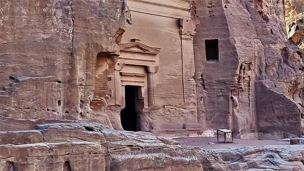 Tomb Unayshu Petra Tomb Carved Nabateans Face Jabal Khubtha Jordan —  Fotos de Stock