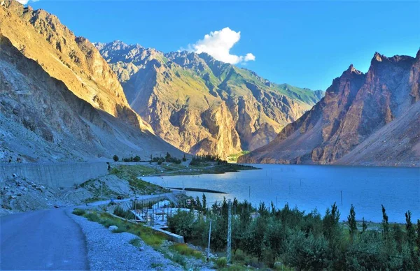 Scenery Attabad Lake Natural Disaster Made Lake Karakoram Highway Northern — Foto de Stock