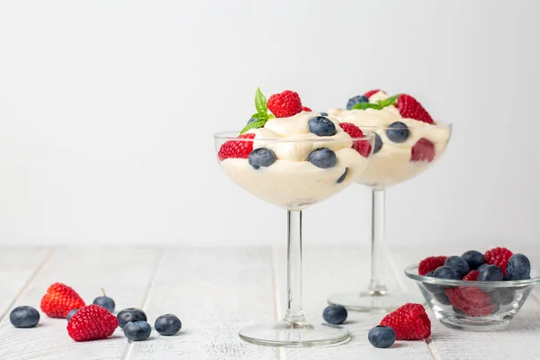 Mascarpone Whipped Cream Berries Italian Dessert White Wood Table Copy — Stock Photo, Image