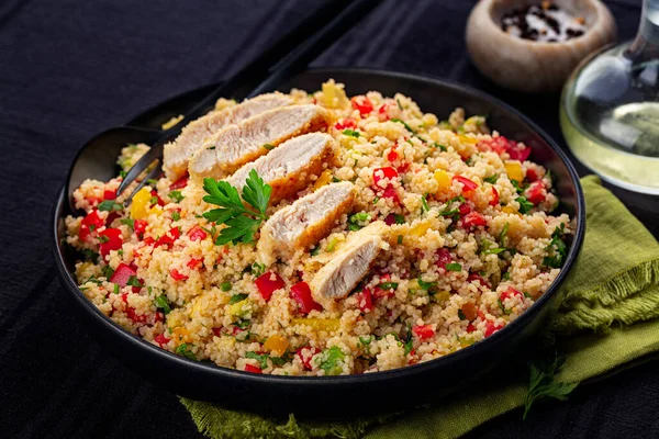 Couscous Salad Chicken Breast Vegetables Tomatoes Avocado Bell Pepper Parsley — Foto Stock