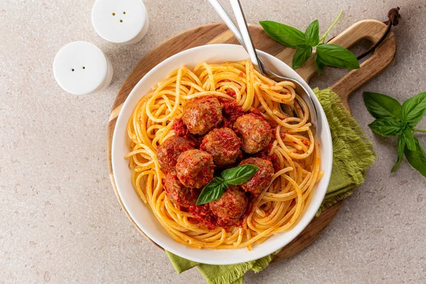 Espaguete Carne Almôndegas Com Molho Tomate Vista Superior Espaço Cópia — Fotografia de Stock