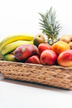 Meyveli ev sepetleri