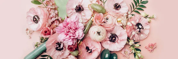 Цветочные композиции нежных цветков ранункула Лицензионные Стоковые Изображения