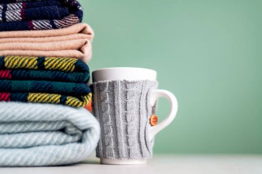 Yünlü kontrol battaniyeleri yığını