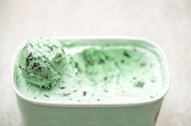 Nane choc chip dondurma