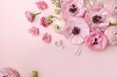 Çiçek aranjmanları, taze ranunculus çiçekleri.