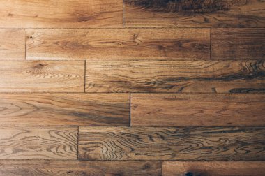 Sağlam meşe döşemesi.