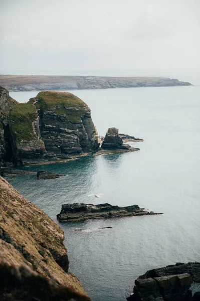 Falaises Près Phare South Stack Pays Galles Anglesey Royaume Uni — Photo