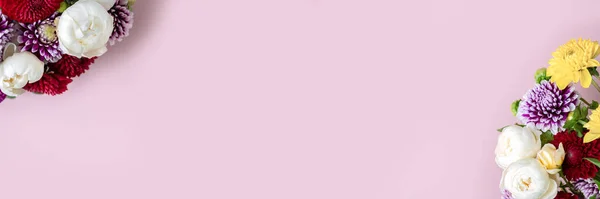 Букет Цветов Далии Розовом Фоне Цветки Огорода Размер Баннера Пространство — стоковое фото