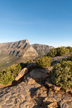 Dağlı yeni fotoğraf ve gökyüzü bue taşlı, Namibya.