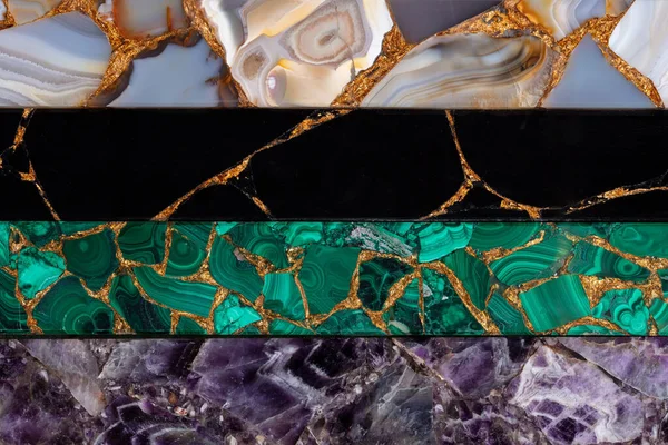 采购产品黑色的子午线 紫水晶 孔雀石 Agate 各种各样的宝石 金叶作为时髦的内部或其他艺术品 — 图库照片