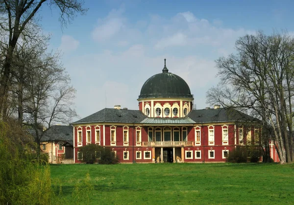 Château Veltrusy République Tchèque Printemps Les Bâtiments Château Sont Construits — Photo