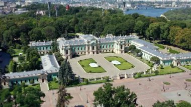 Kiev 'deki Mariinsky Sarayı' nın havadan görünüşü, Ukrayna 'daki Mariinsky Sarayı Kiev' in faşizmi.