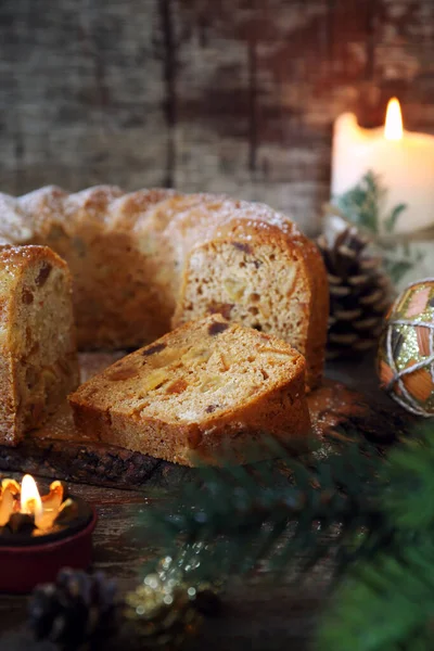 Kerst Engels Gedroogd Fruit Rozijnen Thee Taart Nieuwjaar Decoratie Houten — Stockfoto