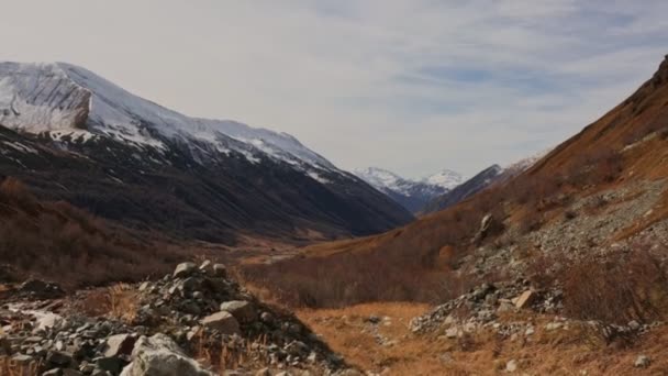 Dagstur till Shkhara glaciär — Stockvideo