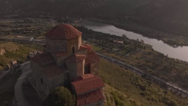 Monasterio de Jvari que es un monasterio ortodoxo georgiano del siglo VI — Vídeo de stock