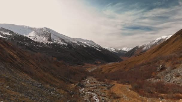 Trekking z Ushguli do lodowca Shkhara — Wideo stockowe