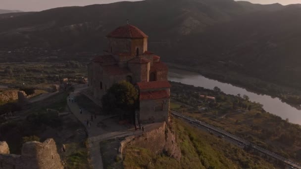 Monastère de Jvari qui est le sixième siècle monastère orthodoxe géorgien — Video