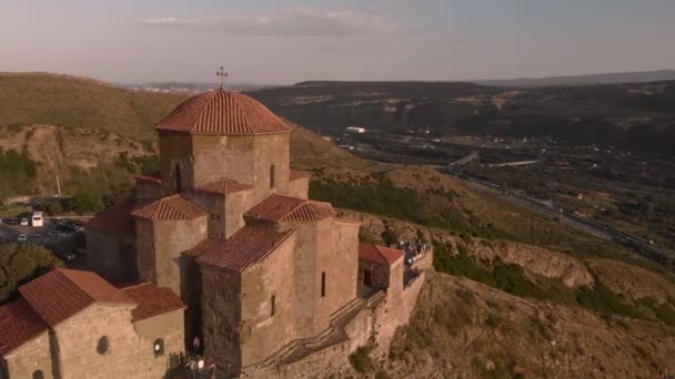 Jvari kloster som är sjätte århundradets geortodoxa kloster — Stockvideo