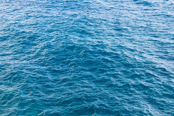 Superfície Água Azul Com Pequenas Ondas Mar — Fotografia de Stock