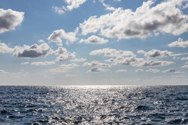 Όμορφη Αδριατική Θάλασσα Και Καταπληκτικός Ουρανός Αφράτα Σύννεφα — Φωτογραφία Αρχείου