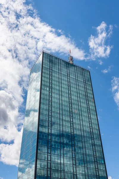 Skyscraper Business District Blue Sky Modern Corporate Building Architecture — Zdjęcie stockowe