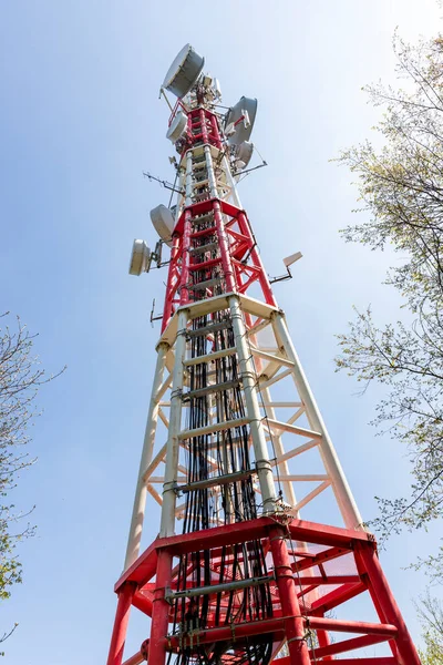 Torre Della Televisione Antenna Telecomunicazioni Tecnologia Sistema Collegamento Senza Fili — Foto Stock