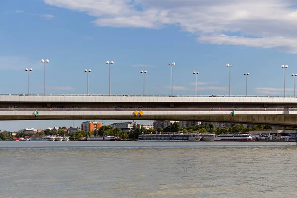 Vienna Áustria Agosto 2019 Vista Ponte Imperial Navios Cruzeiro Rio — Fotografia de Stock