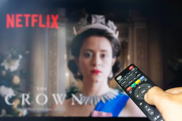 Belgrado Serbia Septiembre 2022 Ver Show Crown Netflix Con Control — Foto de Stock