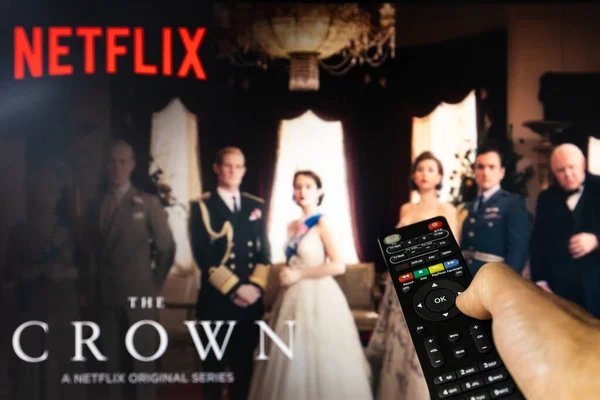 Belgrado Serbia Septiembre 2022 Ver Show Crown Netflix Con Control — Foto de Stock