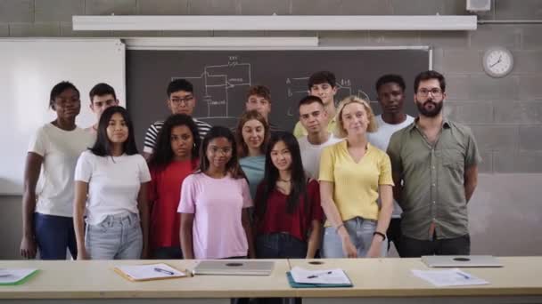 Portrait Group Students Hugging Each Other Class Looking Camera Young — Vídeos de Stock