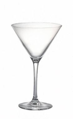 Beyaz arka planda izole edilmiş boş martini bardağı