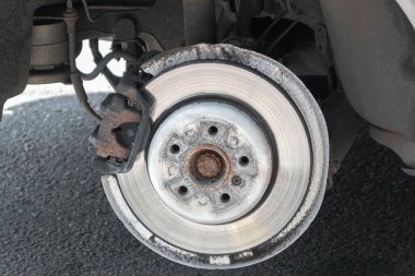 Eski arabanın eski freni.