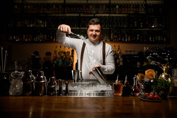 Beautiful View Professional Male Bartender Skillfully Pouring Ice Cubes Metal — Stock Photo, Image
