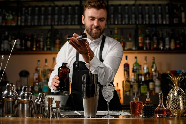 Various Steel Shakers Bottles Stand Bar Counter Male Bartender Masterfully — Stock Photo, Image