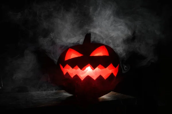 Όμορφη Θέα Της Φωτισμένης Κολοκύθας Halloween Jack Lantern Καπνό Γύρω — Φωτογραφία Αρχείου