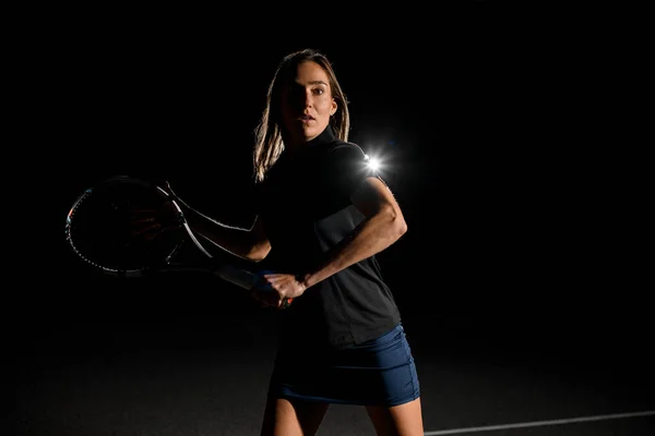 Vorderansicht Einer Hübschen Jungen Tennisspielerin Mit Braunen Haaren Schwarzer Uniform — Stockfoto