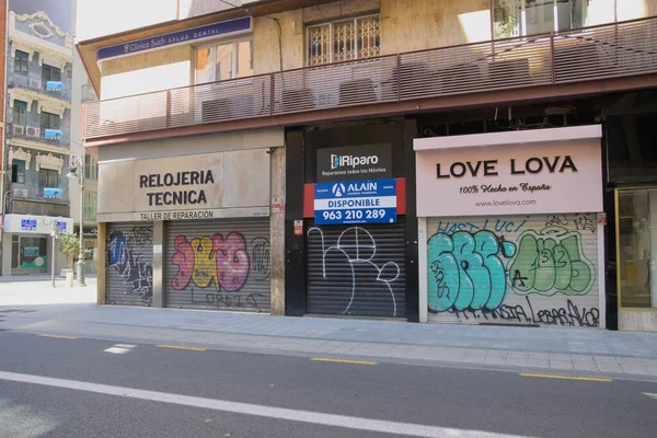 Wrzesień 2021 Walencja Hiszpania Zamknięte Sklepy Lokale Wynajęcia Centralnej Ulicy — Zdjęcie stockowe