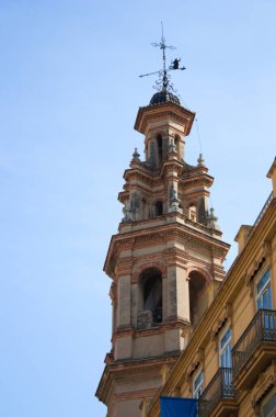 Dini bir tören düzenlemeye hazırlanan Virgen del Rocio 'nun yakın çekimi.