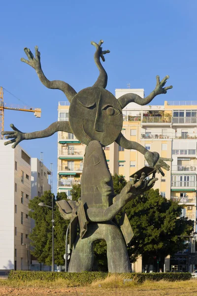 Luty 2022 Walencja Hiszpania Brązowa Rzeźba Autorstwa Garcii Ripolls Znajdująca — Zdjęcie stockowe