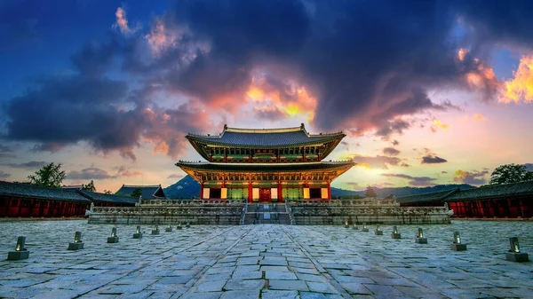 Παλάτι Gyeongbokgung Στο Λυκόφως Της Σεούλ Νότια Κορέα — Φωτογραφία Αρχείου