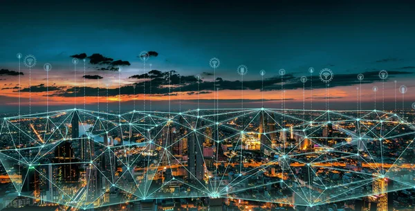 Akıllı bağlantı ağ sistemi, akıllı şehir ağı konsepti, 5G kablosuz bağlantı.