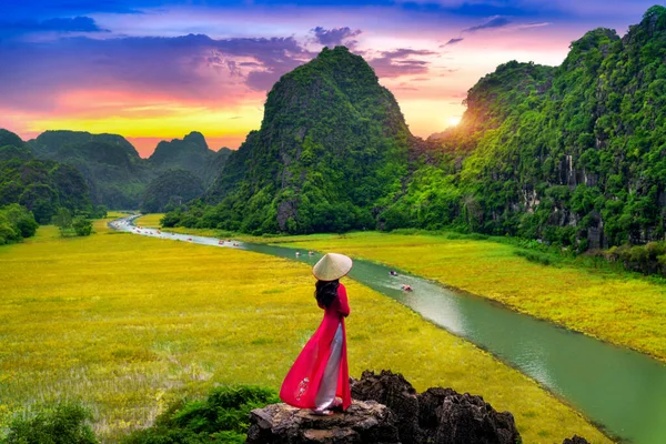 베트남 의상을 아시아 베트남 — 스톡 사진